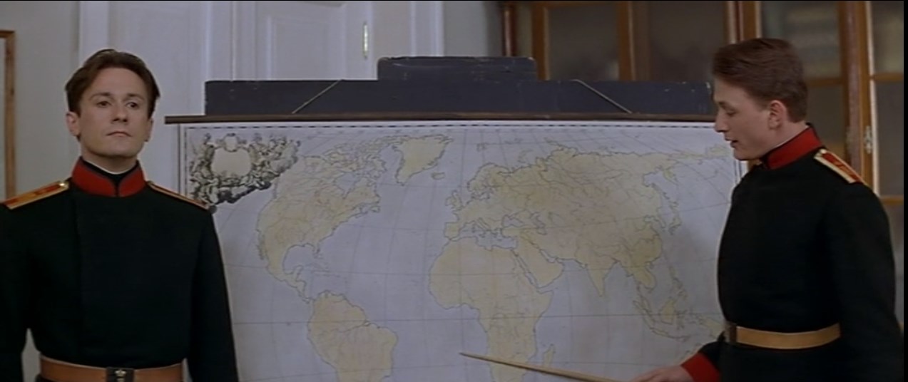 Вот эта маленькая родинка на нежной спине океана и есть остров Святой Елены.