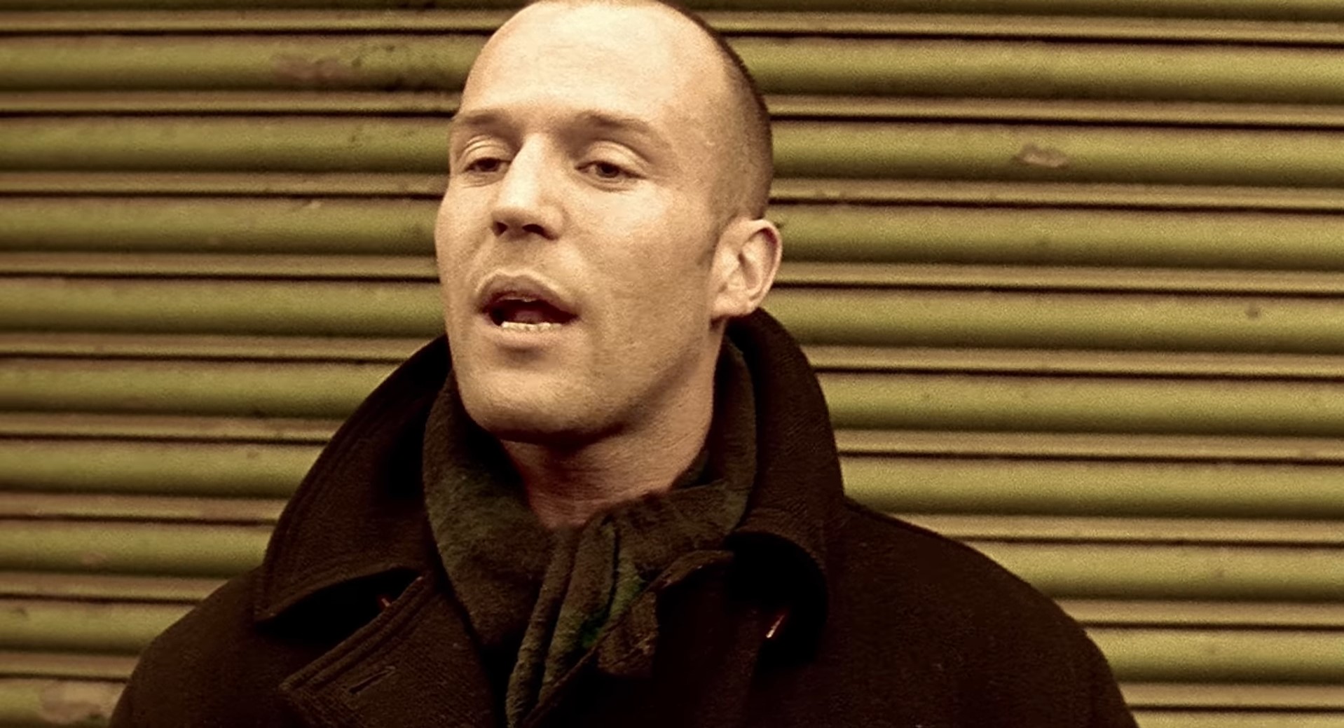 Кто сегодня не успеет — завтра крепко пожалеет.
Будешь долго ждать — я успею всё продать.
У кого нет наличных — будет рыдать неприлично.