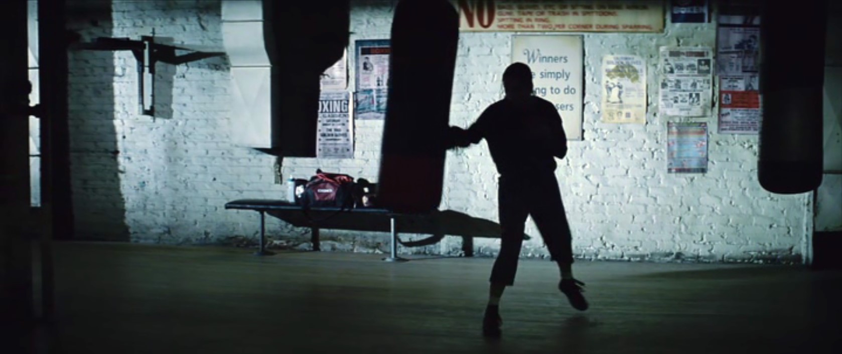 Если в боксе и происходят какие-то чудеса, то они случаются, когда боец продолжает драться, несмотря на иссякшие силы и сломанные ребра, разорванные почки и отслоившуюся сетчатку. Чудеса происходят, когда человек рискует всем ради мечты, которую кроме него не видит никто.