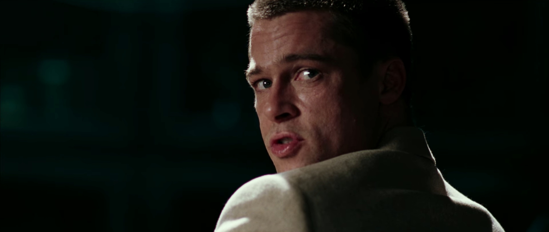 — Ты Счастливчик?
— Да.
— Серьезно?
— В чем дело, малыш? Ты ищешь работу?
— Ты моя работа.