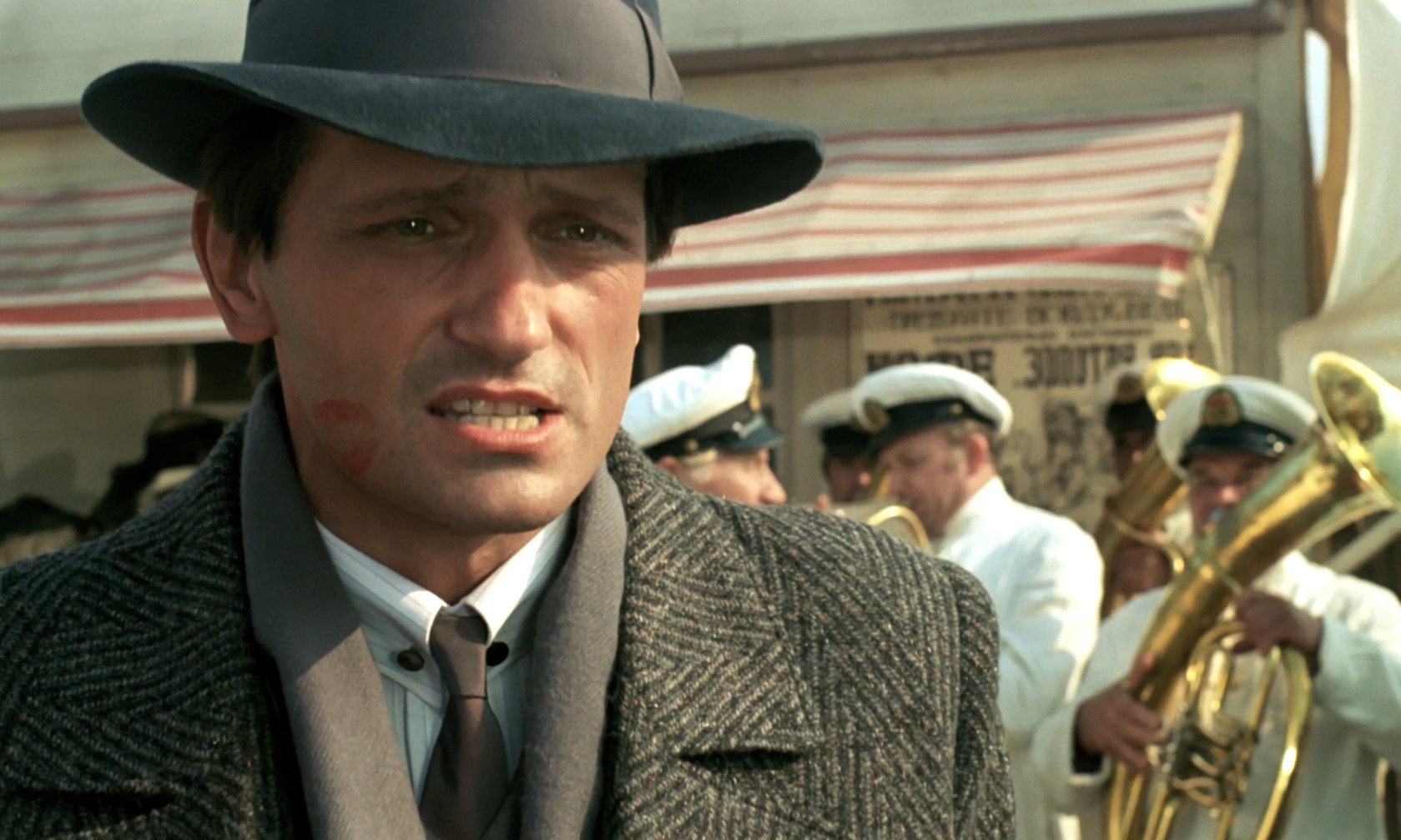 — Это ошибка, я — американский психиатр.
— Нет, если вы так думаете, вы плохо думаете за Одессу.