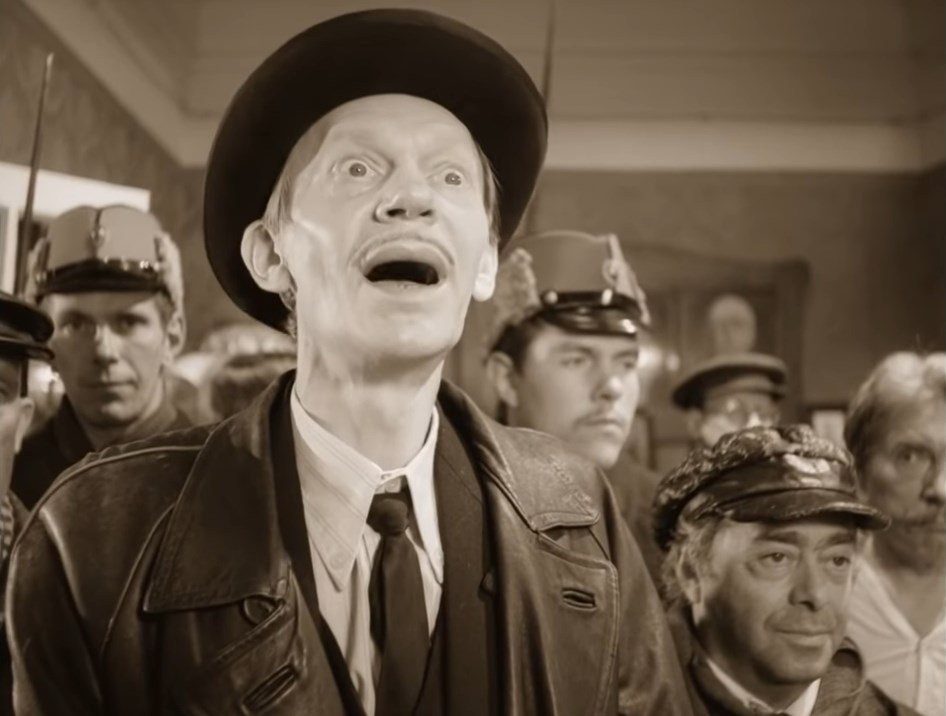 Шариков Следователь — «Атавизм»? А-а-а!
— Неприличными словами не выражаться!