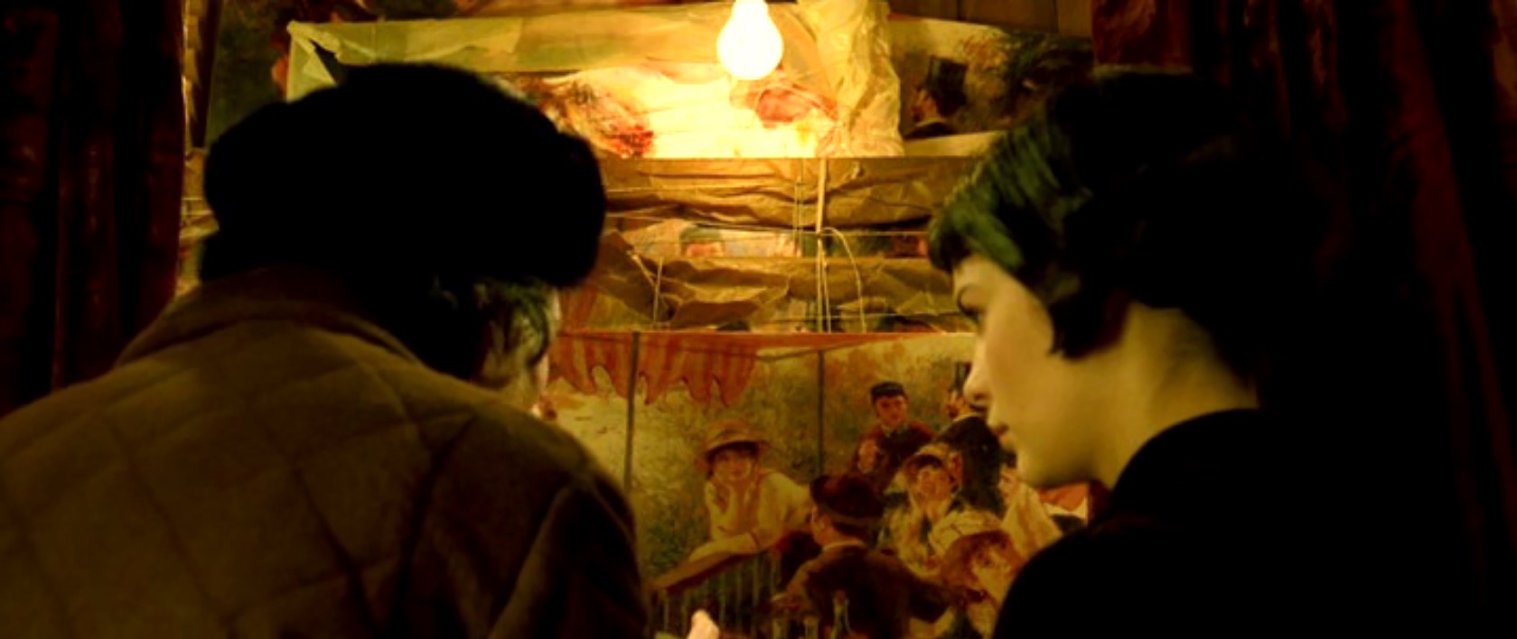 — Тут у них такой счастливый вид.
— Понятно счастливый! В этом году у них на обед кролик, ну а для детей вафли с джемом.