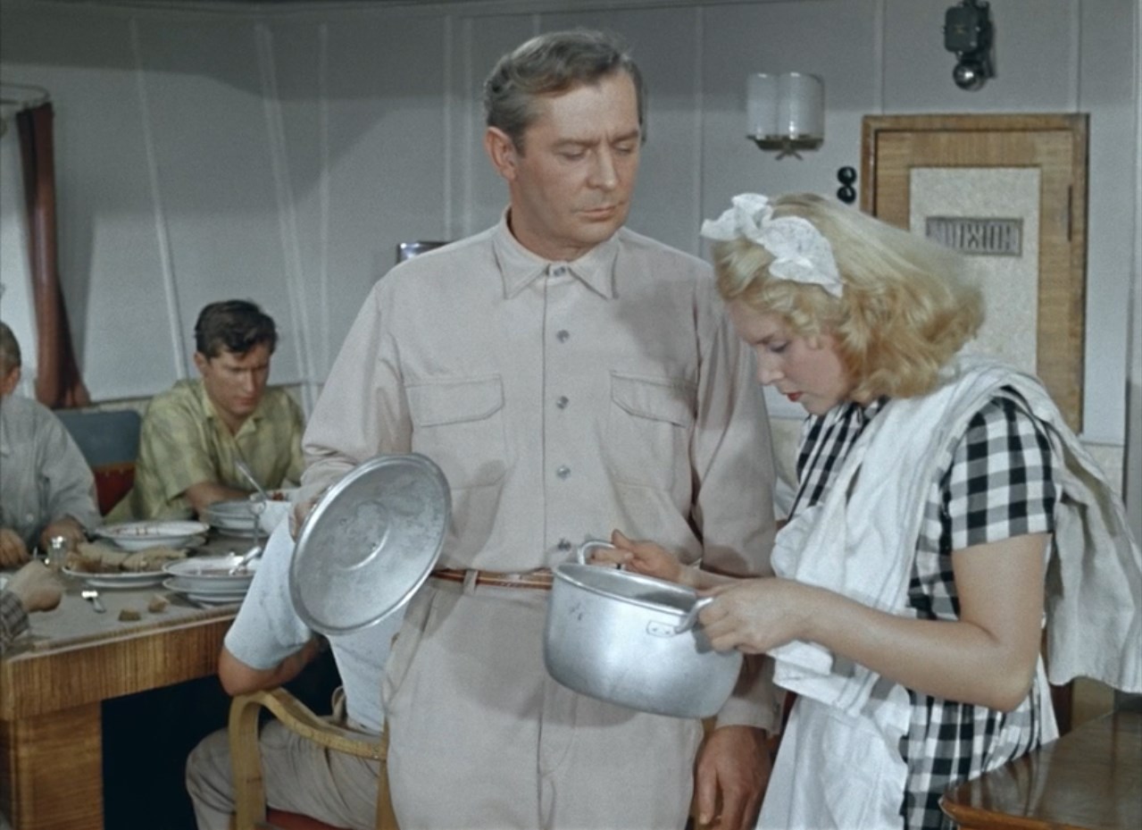 — Что у вас на второе-то?
— Сосиски.
— А почему вы говорите о ней во множественном числе?