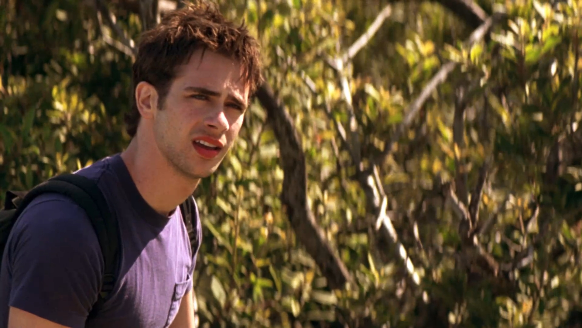 — В жизни есть всего три правила... И ты их уже знаешь... Парадокс, юмор и перемены. Парадокс...
— Жизнь — это тайна. Не трать времени попусту, стараясь ее постичь.
— Юмор.
— Сохраняй чувство юмора, особенно в отношении себя самого — это безграничная сила.
— Перемены.
— Знай, ничто не остается прежним.