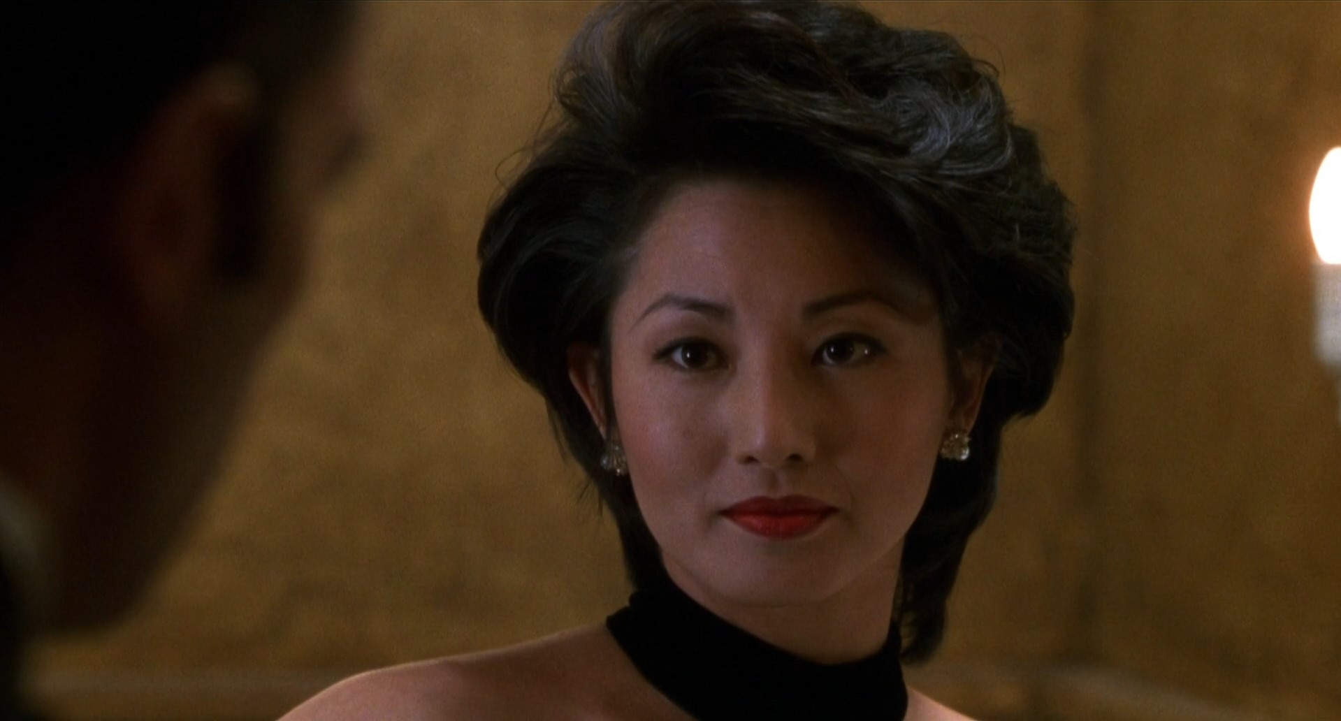 — А что, если мы оставим детей одних сегодня?
— Что, совсем одних?
— Ну, не совсем, с телевизором.