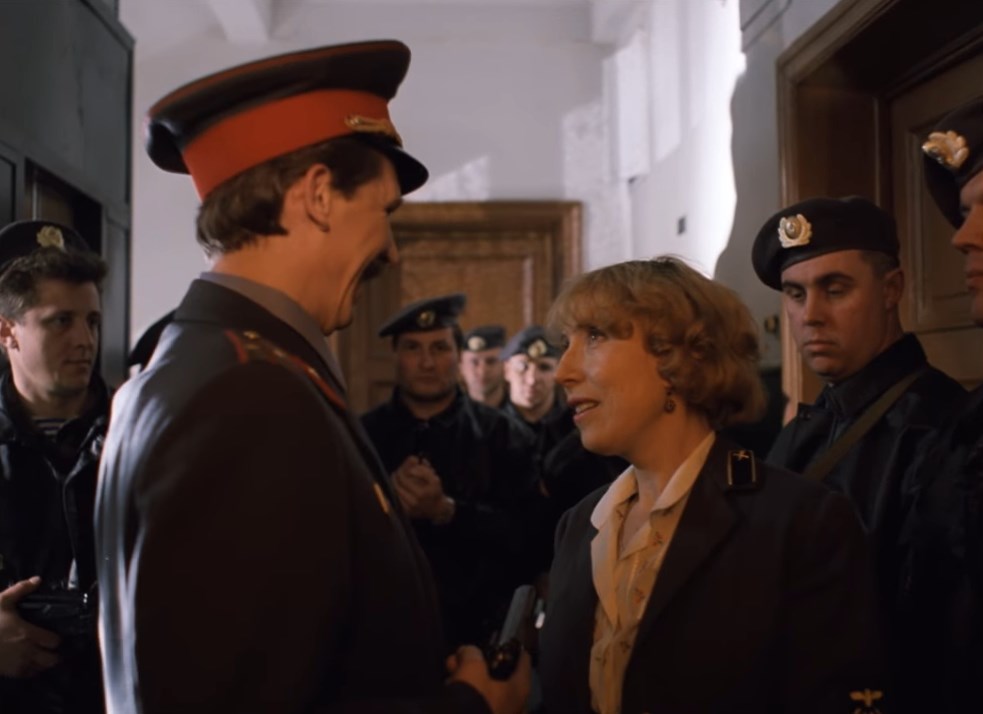 — Опять с обыском? Ну надо понятого позвать...
— Не надо понятого. Мы просто посидеть пришли. В засаде.