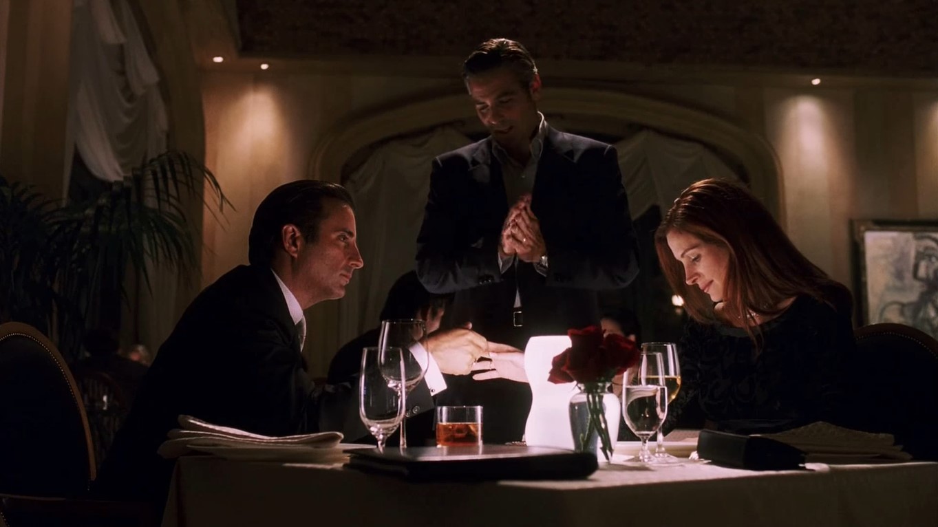 Терри Бенедикт — Я знаю всё, что происходит в моих отелях.
— Значит, мне придётся вернуть эти полотенца.