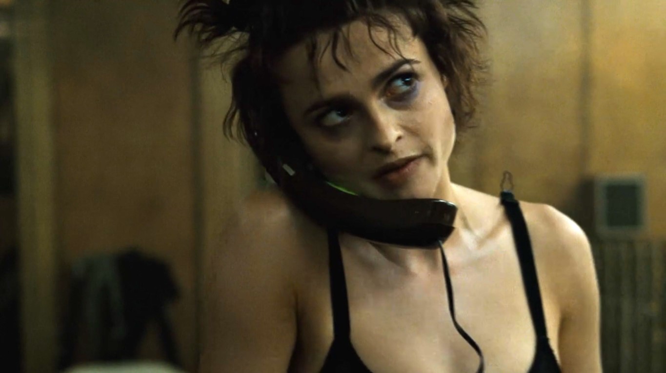 Ты то трахаешь меня, то топчешь ногами. То любишь, то ненавидишь. Открываешь мне душу, а после — превращаешься в полного засранца! Это довольно точное описание наших отношений, Тайлер?!
=========================
Ты то ласкаешь меня, то топчешь ногами, то любишь, то ненавидишь, открываешь мне душу и делаешь из меня посмешище — я похоже описала наши отношения, Тайлер?!