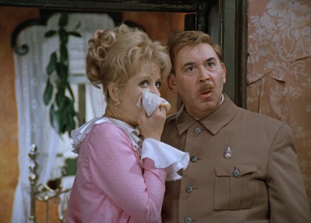 Это нахальство — обнимать мою жену! Этого я даже сам себе не дозволяю!