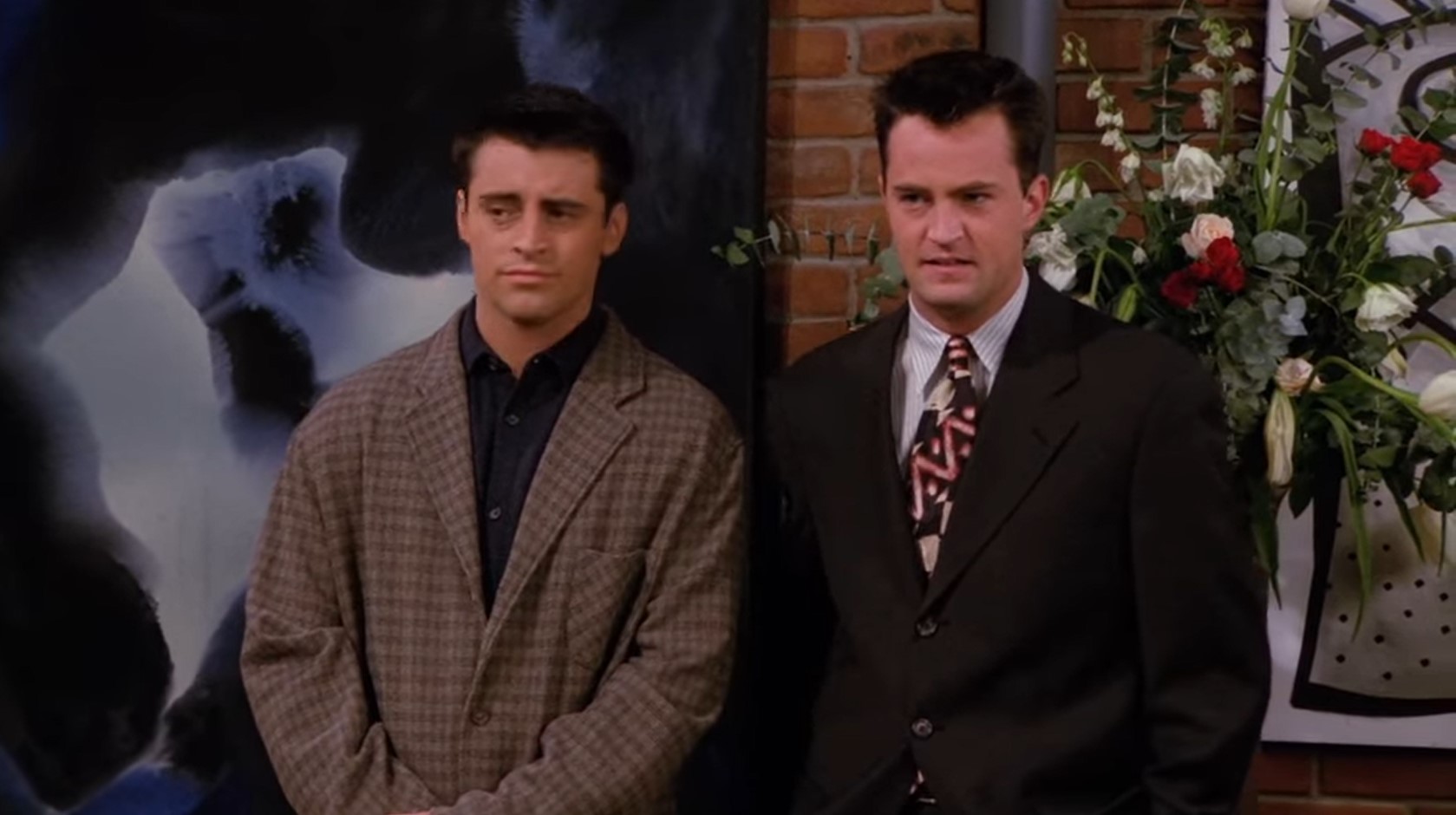 Чендлер Бинг Вся моя жизнь — это одна большая лесбийская свадьба.