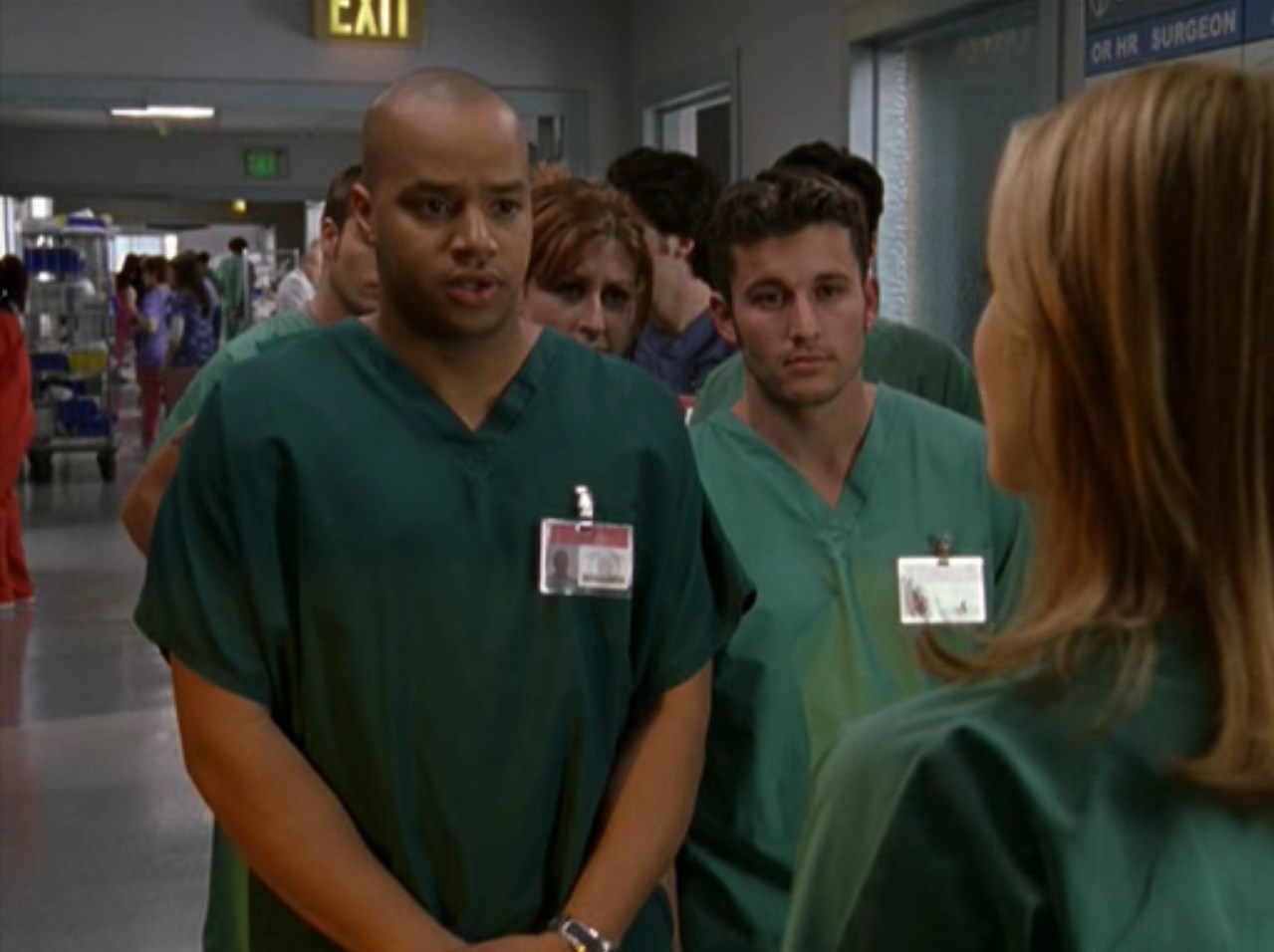 — Три правила: не говорить, когда я говорю; не произносить фразу «пора насладиться Миллером» и никакого запаха одеколона в операционной. У вас есть минута на вопросы и комментарии, а потом — больше никаких вопросов и комментариев. Ну что?
— А у меня аллергия на моллюсков...