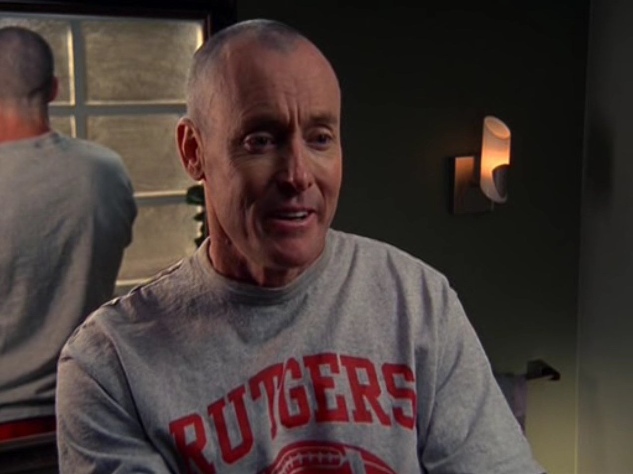 — Если б ты знал, то начал бы психовать и раздражать меня. А так ты будешь паниковать всего пару часов, которые я буду без сознания. Почти как на наш медовый месяц!
— Да, только на сей раз, когда ты очнешься, у тебя на руках будет маленькая девочка, а не боливийский чемпион по лимбо.
— Ах, Марко! Такая гибкая обезьянка. Перри, почему мы больше не путешествуем?