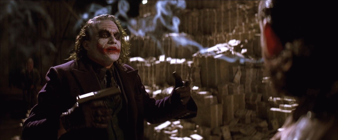 — Что ты собираешь делать со своей долей?
— У меня простые запросы. Я люблю динамит, оружейный порох и бензин.
— Знаешь, что между ними общего? Они дёшевы.