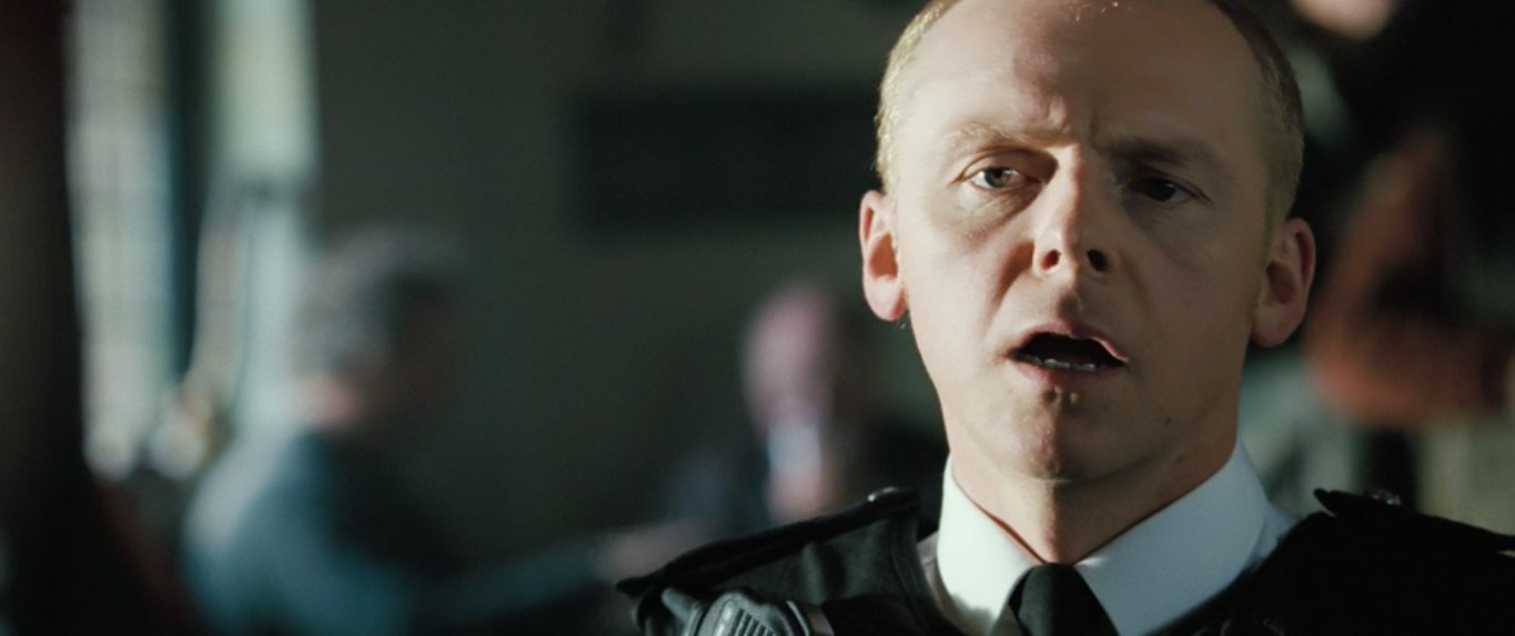 сержант Николас Эйнджел Энди Картрайт Энди Уэйнрайт Энди Уэйнрайт: — А ты в курсе, что за городом оружия ходит больше, чем в городах?
Энди Картрайт: — Все покупают пушку себе и маме.
Николас Эйнджел: — Кто это все?
Энди Уэйнрайт: — Фермеры.
Николас Эйнджел: — А еще?
Энди Картрайт: — Мамы фермеров.