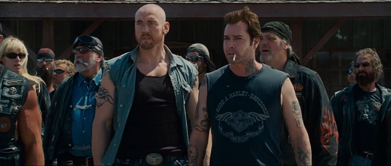 — А у них есть яйца!
— Я их яйца засуну в рот и сожру!
— Яйца засунешь в рот?!