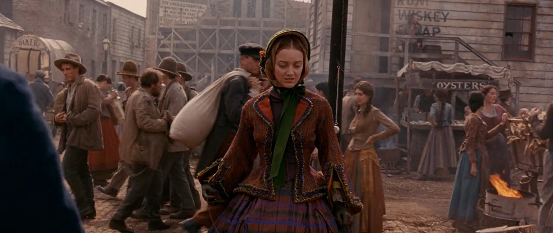 мисс Скермерхорн Джек «Счастливчик» Малрени — Этот мужчина пьян?
— Мертвецки пьян, мисс.