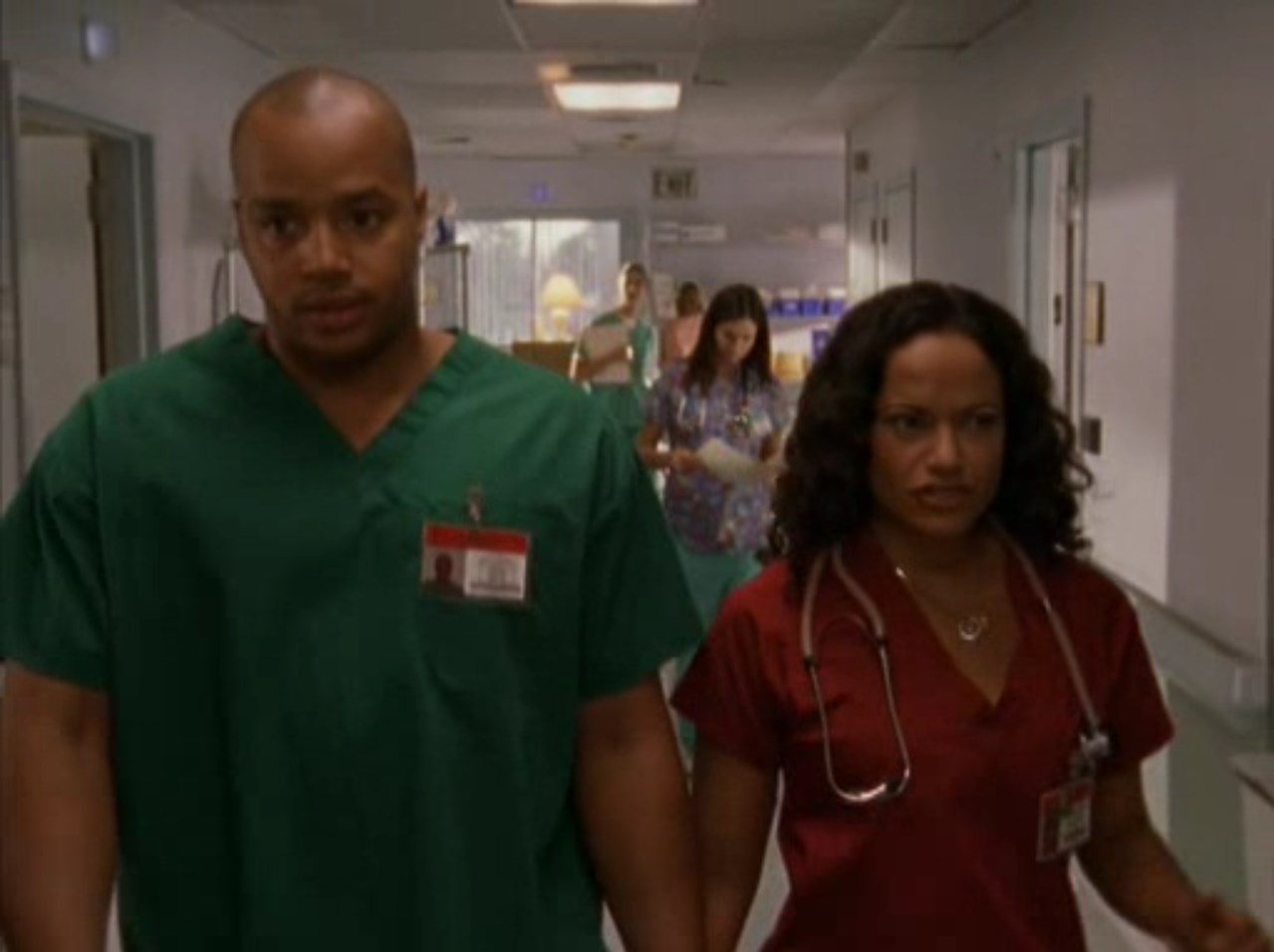 Карла Эспиноса Доктор Крис Тёрк — Дорогая, если меня уволят, тебе придется ужать расходы.
— Я живу в крохотной квартирке с мужем, его другом и чучелом собаки, куда ещё ужиматься?