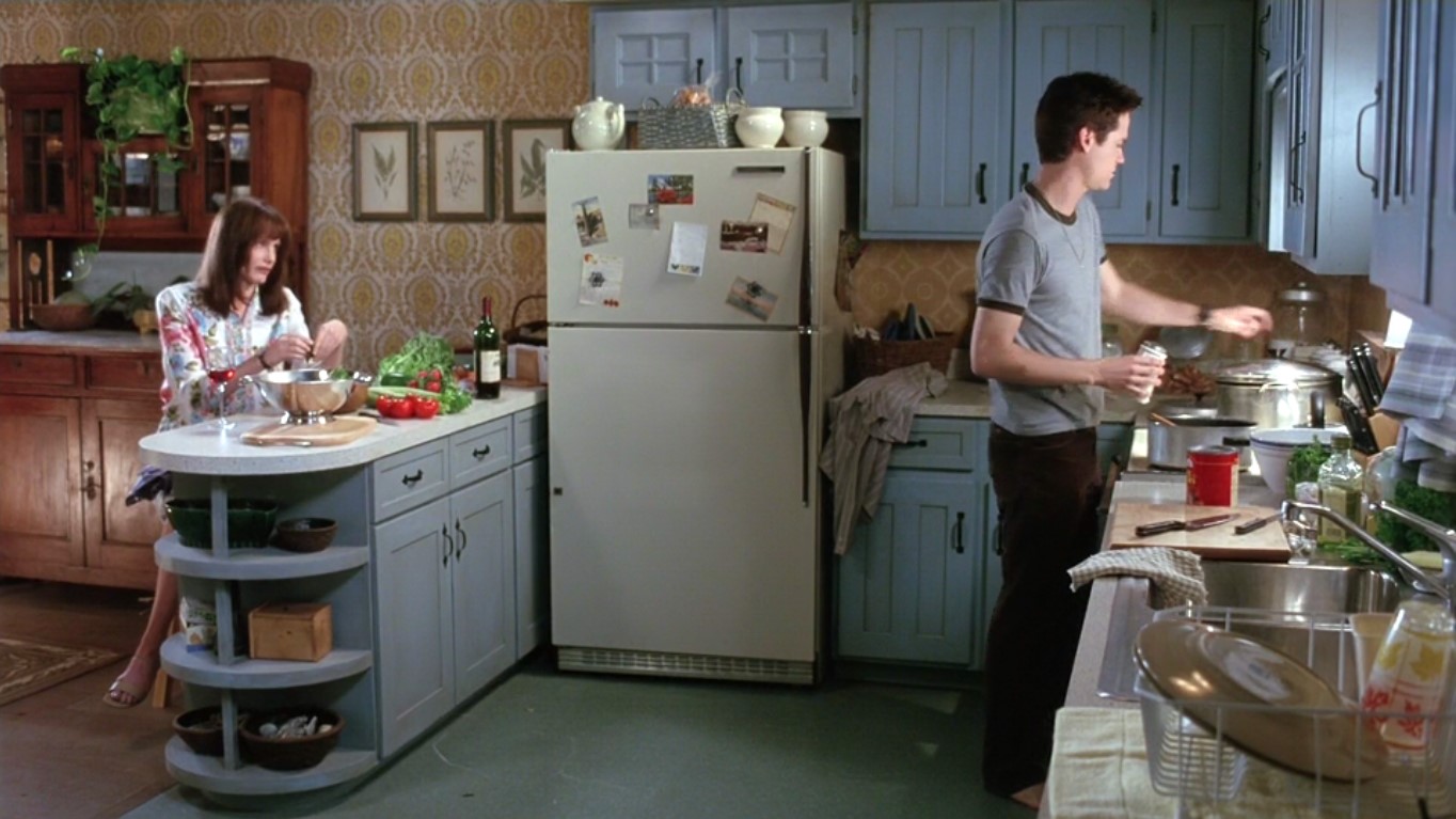 Едва ли можно считать отцом того, кто раз в месяц присылает деньги...