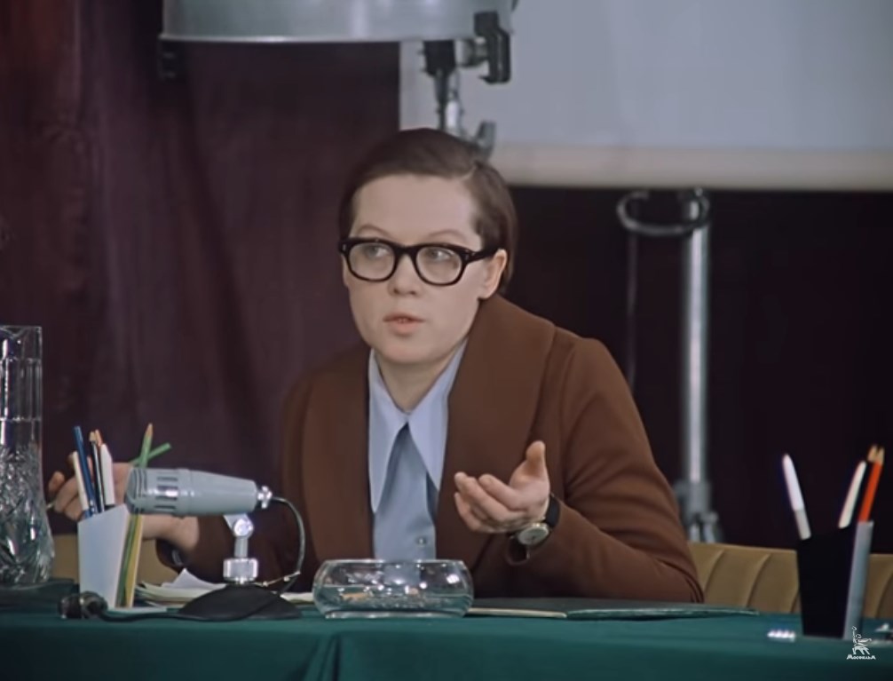 — Вы же непьющая.
— Как это непьющая? Очень даже… почему же?