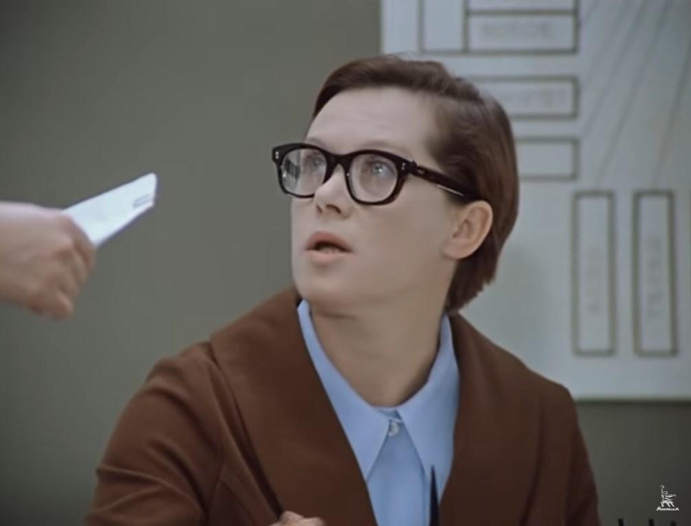 — Как же она могла оставить детей, Леонтьева? Она же мать.
— Ха! Мать!... Мать у них был Новосельцев!