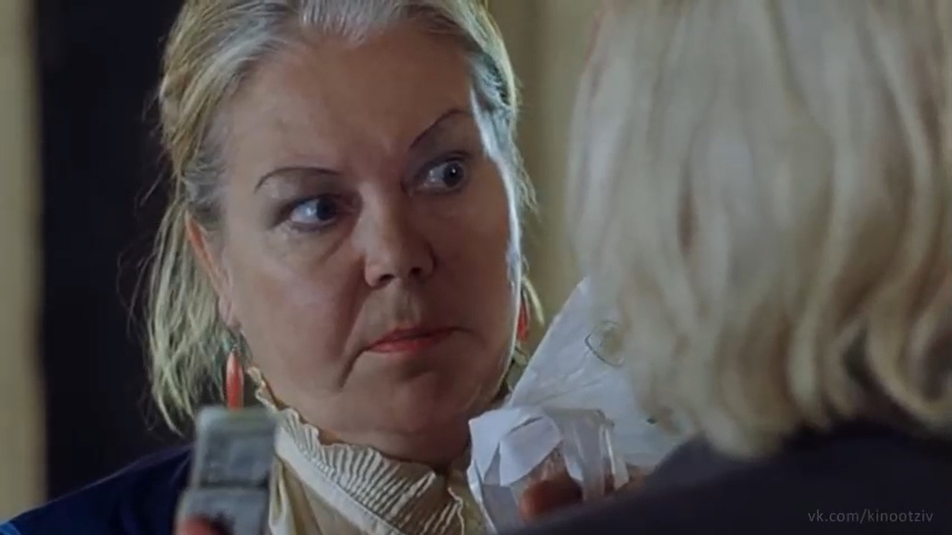 — ***ил?
— Не экстраполируй свои замашки на постороннего человека!