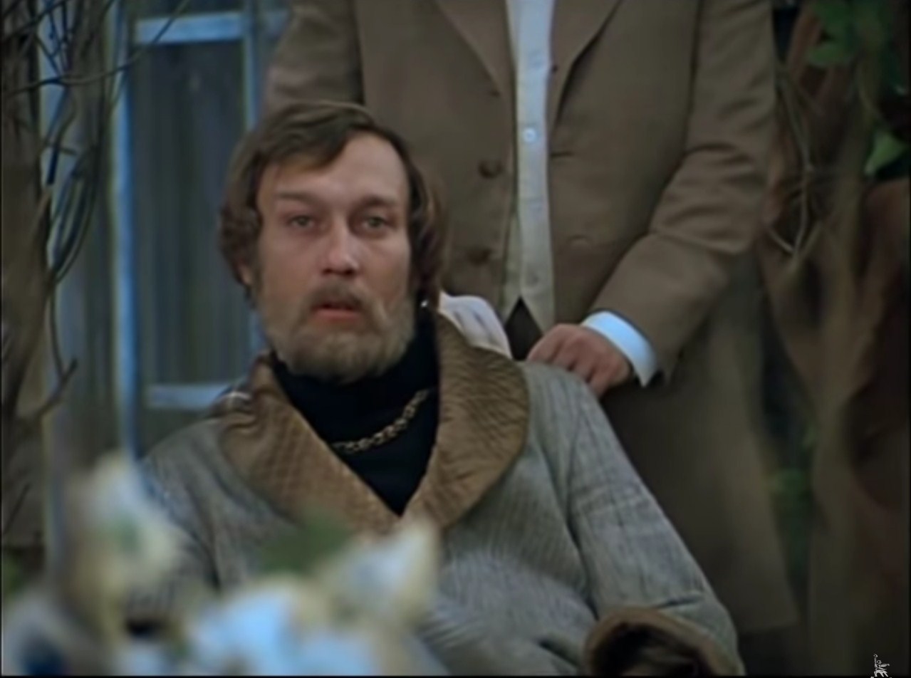 — Друзья мои, и в трагических концах есть своё величие. Они заставляют задуматься оставшихся в живых.
— Что же тут величественного? Стыдно убивать героев, чтобы растрогать холодных и расшевелить равнодушных.