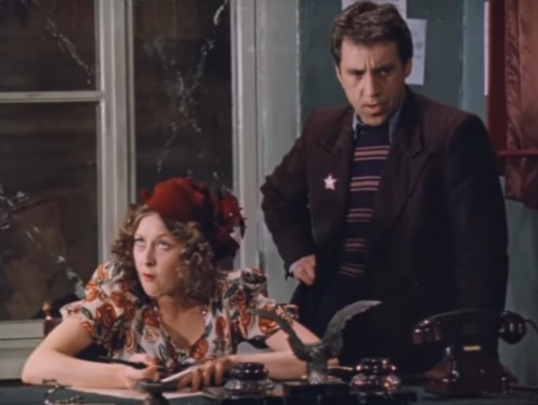 Мария Колыванова («Манька-Облигация») — Облигация или Аблигация?
— Облигация... Че? Какая облигация? Я Манька Облигация.... Да ты что, с ума сошла?