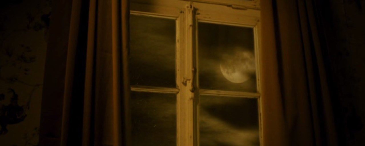 Смотри, луна зажгла свой свет...