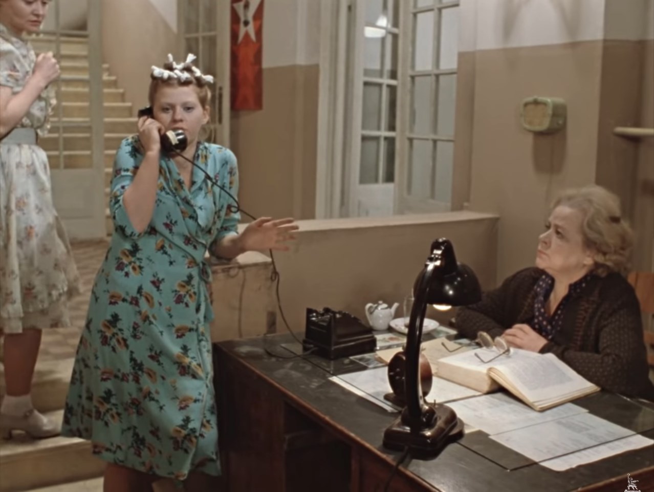 Все в Москву лезут, будто она резиновая.