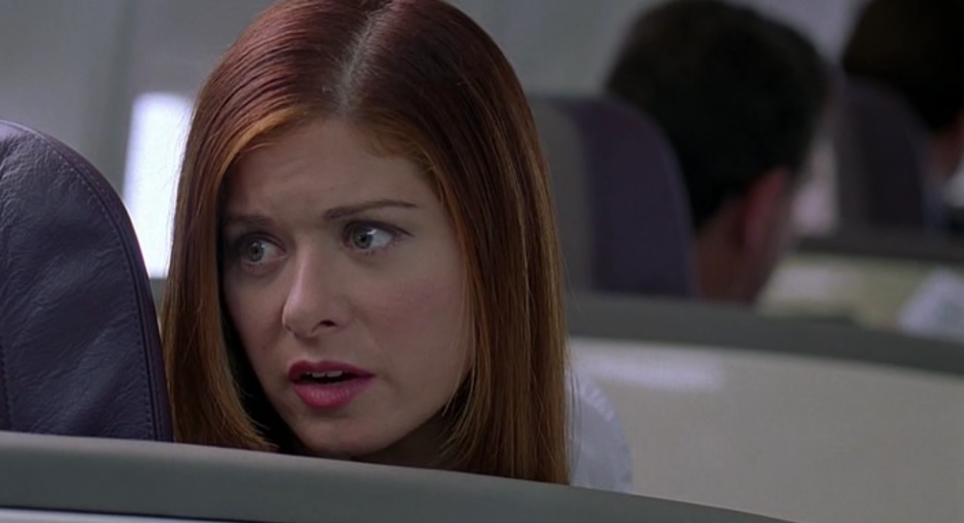 Сразу предупреждаю, даже в чокнутых семьях, когда подолгу не видятся, все снова заодно и любят друг друга. У меня всё не так. Я люблю отца, но он мой отчим и вообще-то родственником не является... он скорее заложник.