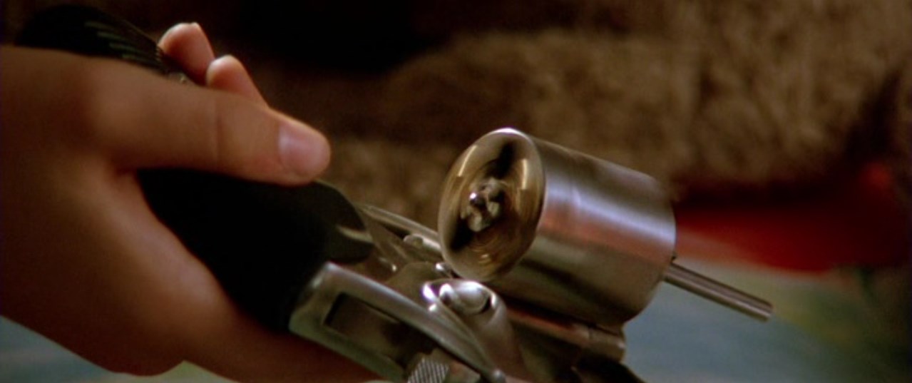 — Я знаю еще одну игру. Которая сделает более добрым, более мудрым. Она тебе понравится. Если я выиграю, то буду с тобой всю жизнь.
— А если проиграешь?
— Будешь ходить за молоком сам, как и прежде.