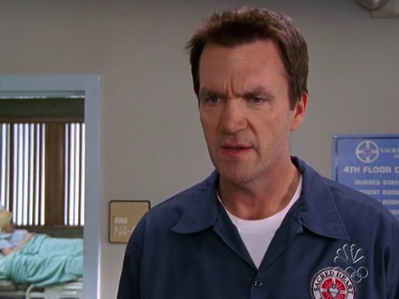 Я знаю, что выгляжу старше. Это потому, что я пью и курю, а ещё вожусь с химикатами и сплю на лице.