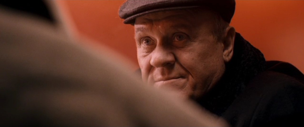 Вот ты, Антон, — Светлый, а пиво пьёшь тёмное...