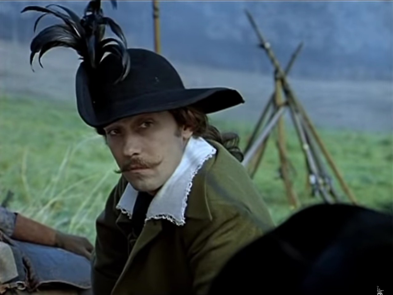 — Вы утверждаете, что человек может поднять себя за волосы?
— Обязательно! Мыслящий человек просто обязан время от времени это делать!