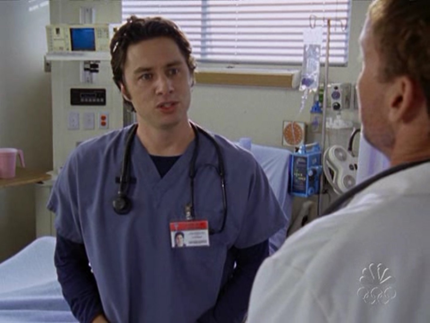 Слишком много болтаешь, слишком много болтаешь, болтаешь слишком много...