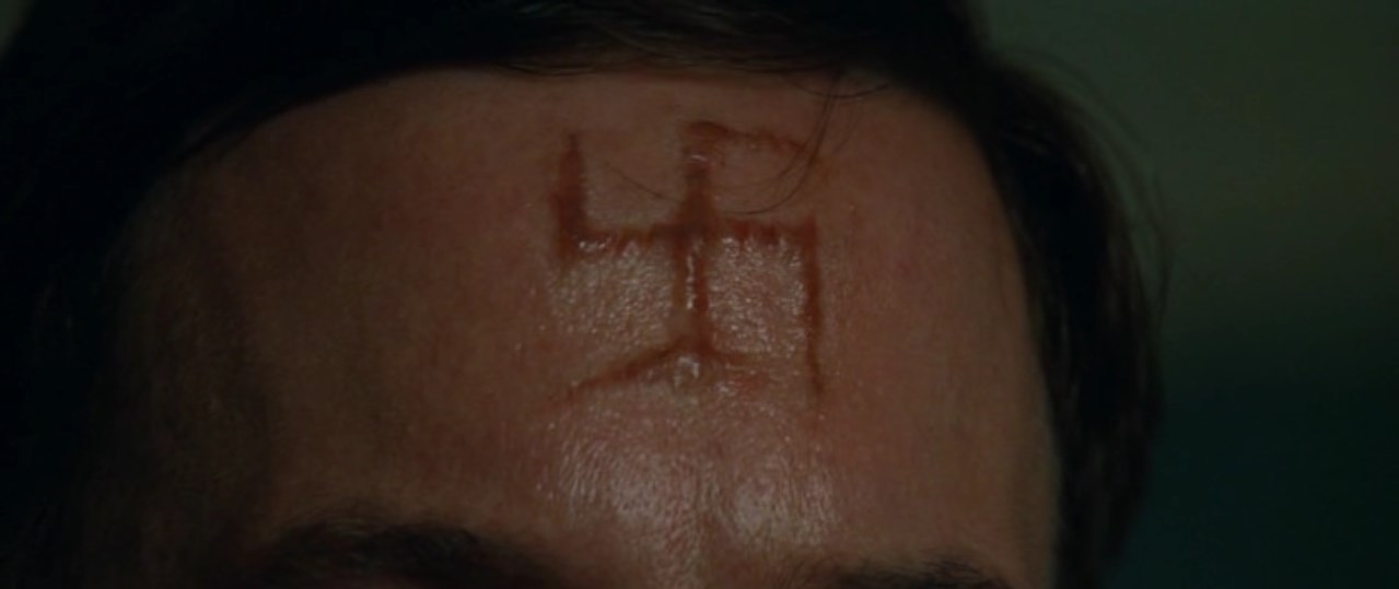 — А знаете, лейтенант, очень прилично получилось.
— Пока не особо художественно: нужна практика.