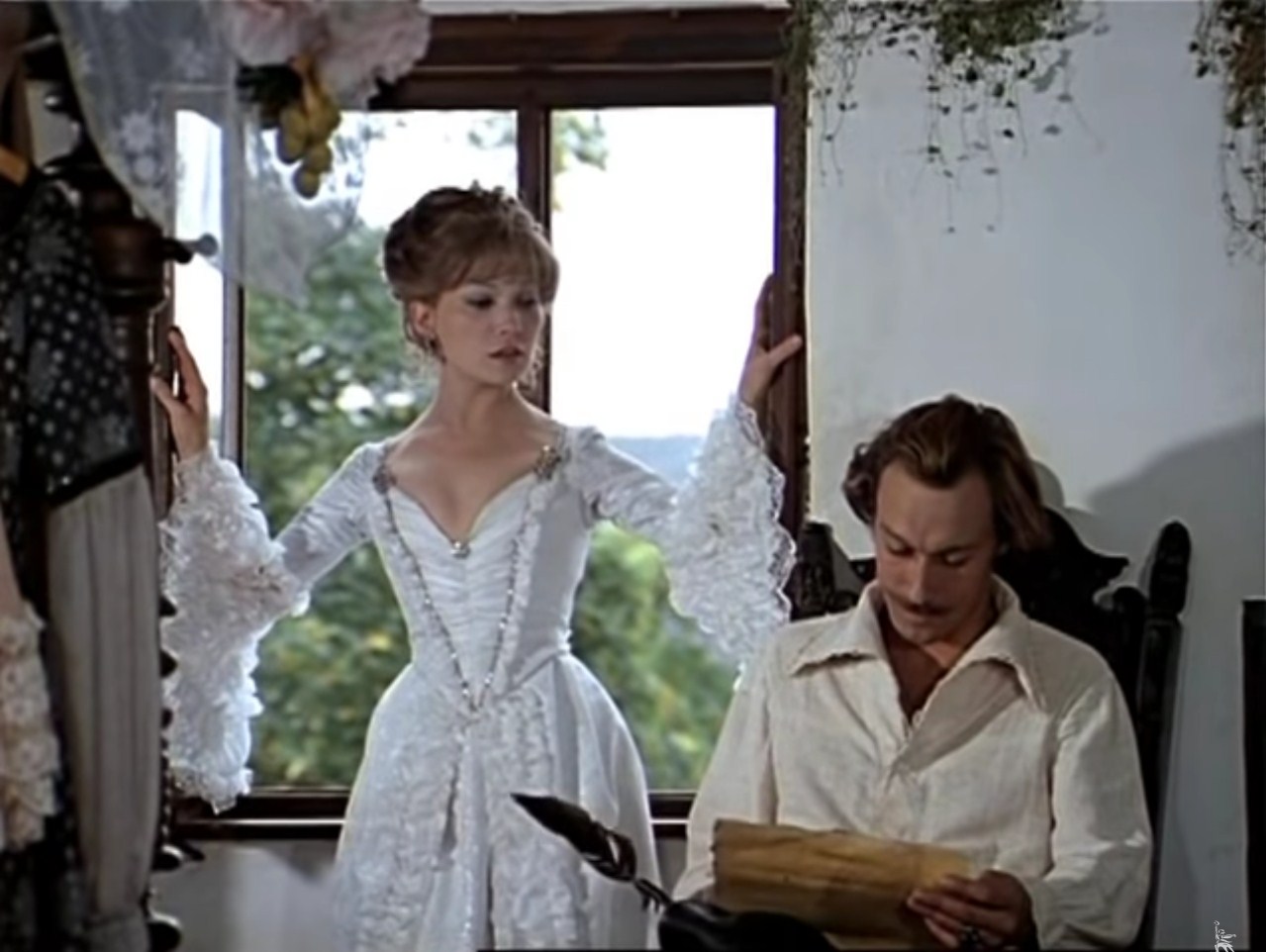 — Ты не забыл, что через полчаса начнётся бракоразводный процесс?
— Он начался давно. В тот день, когда я тебя увидел.