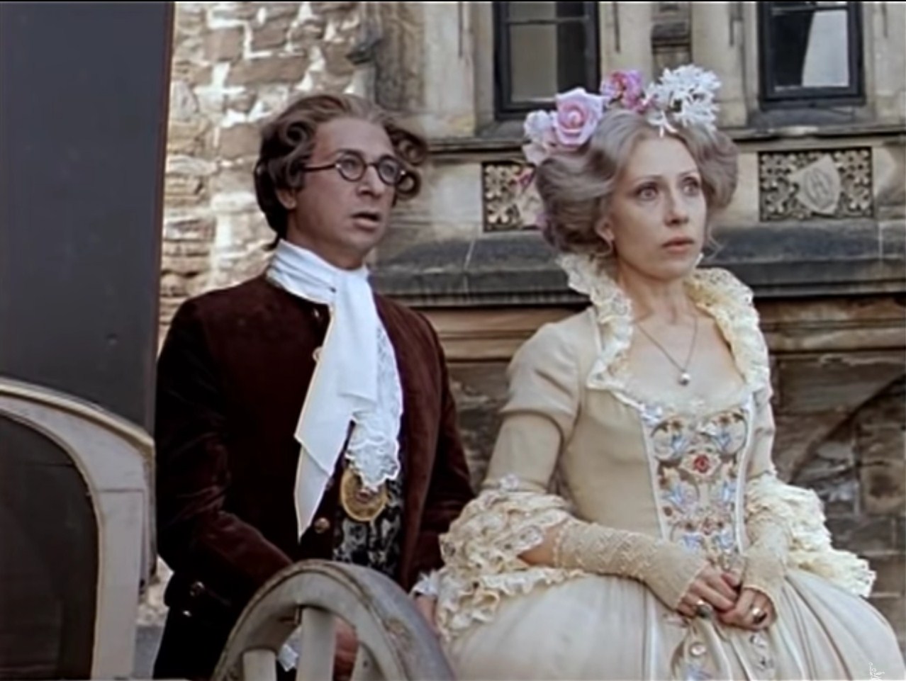 — Это не герцог, это тряпка!
— Сударыня, что вы от него хотите? Англия сдалась!