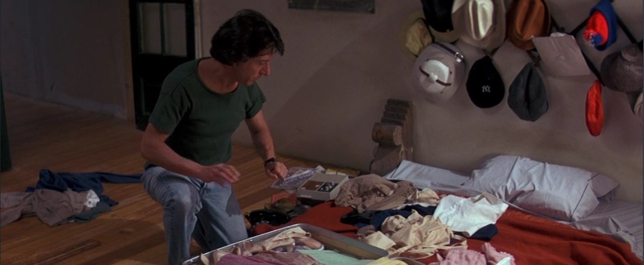 Дороти Майклз / Майкл Дорси Джефф Слейтер — Ты знаешь, что за это ты можешь гореть в аду?!
— Я не верю в ад. В безработицу верю, в ад — нет.