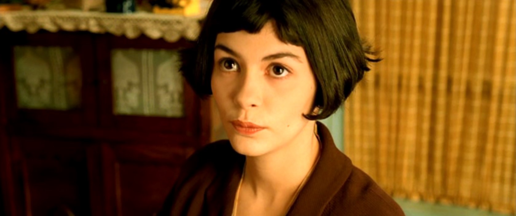 — А вам такие письма писали, мадемуазель?
— Нет. Меня не называли киской...