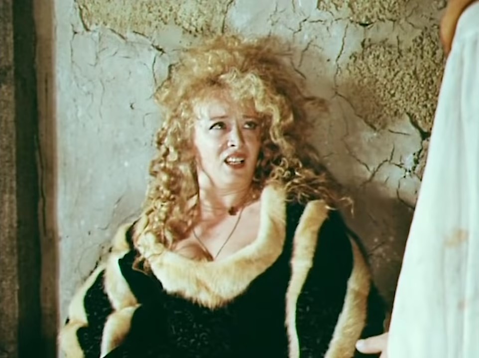 Если бы я стреляла в Вас, мы бы сейчас не разговаривали. Я стреляла в лошадь.