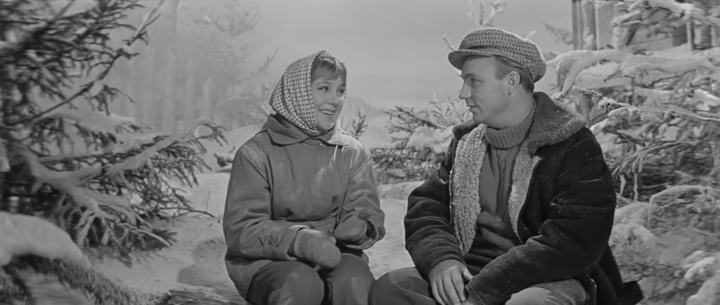 Я вот раньше думала, как это люди целуются? Им же ведь носы должны мешать? А теперь вижу — не мешают носы.