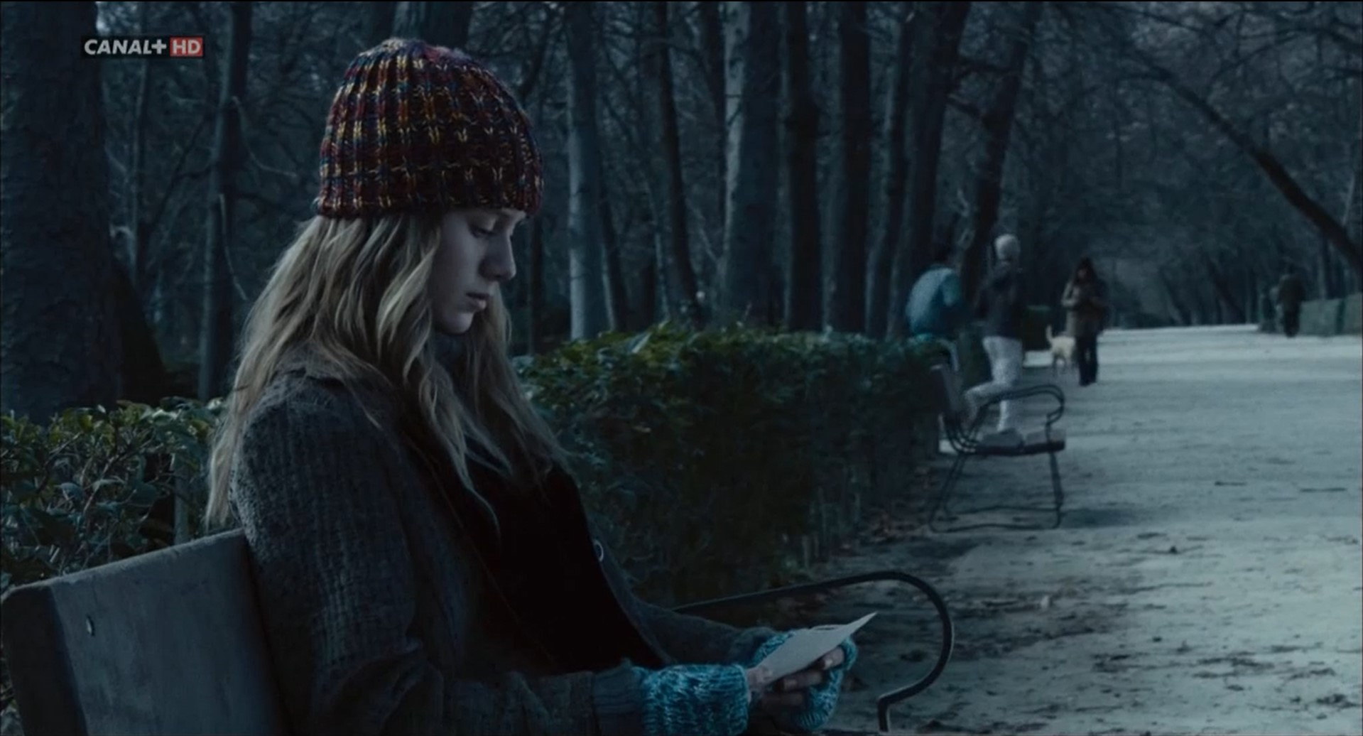 — Мой дорогой, пещерный монстр. Наконец-то меня поймал мужчина! Теперь мне кажется, что я любила его всегда, просто однажды потеряла...

— Мне грустно видеть тебя такой. Но это часть тех опасностей, что ждали тебя после ухода из дома. Надеюсь, эти небольшие невзгоды помогут тебе жить. Научиться жить, чтобы научиться умирать. Чем меньше знаешь, тем лучше.