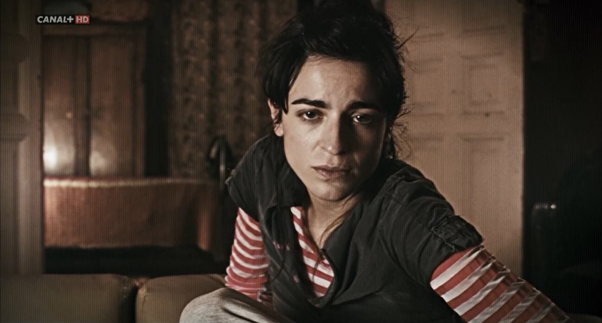 — Хорошего ветра!
— Говорят: «Попутного ветра!»
— Но, в общем, как говорят... Да чтобы ветер... Чтобы ветер унес тебя, моя дорогая подруга, моя любимая подруга, моя... птица.