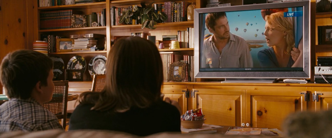 — Я влюбился в истеричку.
— Я истеричка? Я не истеричка!
— Я сказал, что люблю тебя, а ты услышала лишь слово «истеричка».