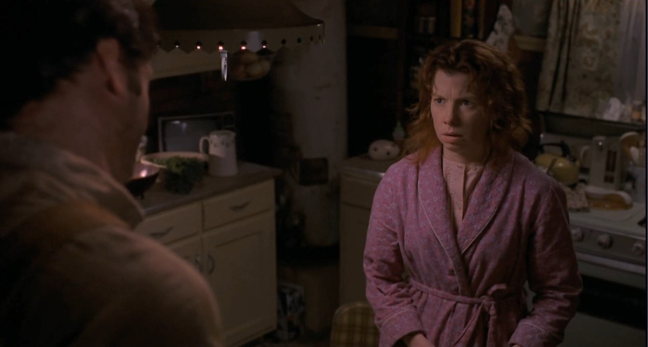 — Что это была за вспышка?
— Сахар.
— Не знала, что он взрывается!
— Дай мне сахар. В воде. Ещё…