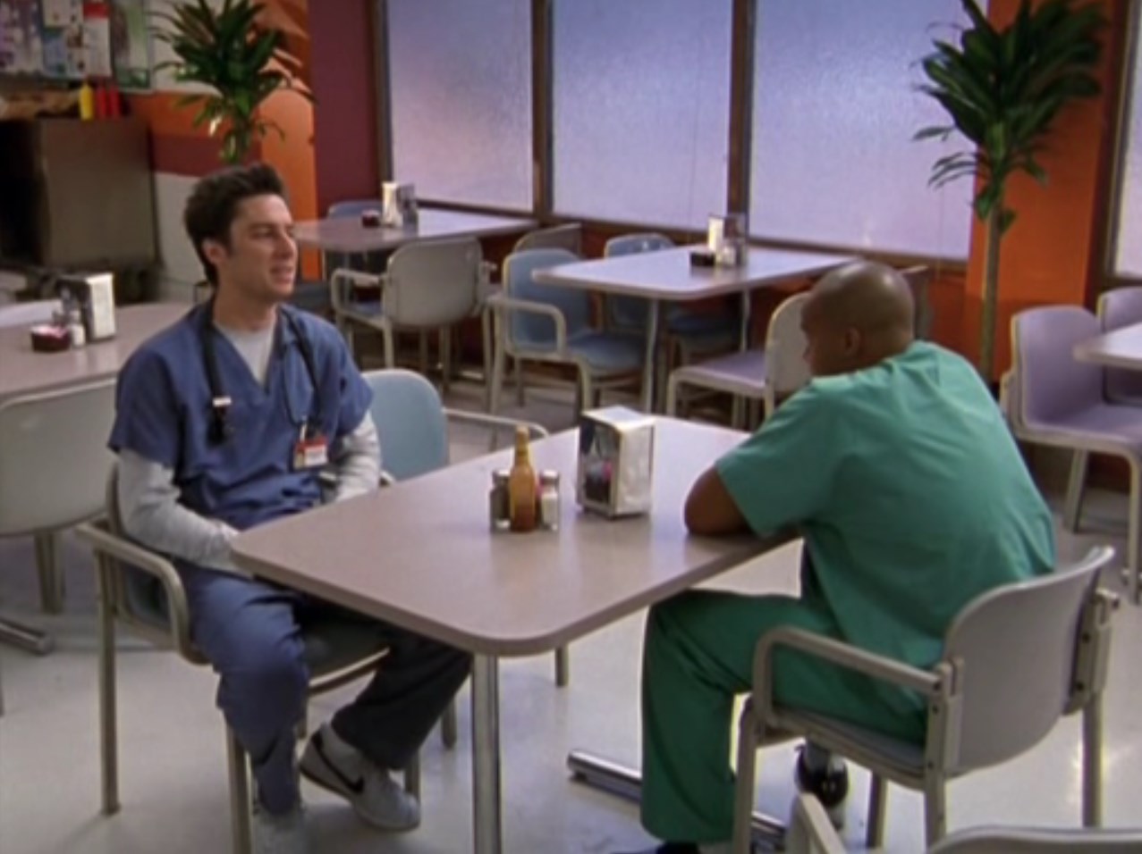 — Ну ты-то рад, что мы поговорили?!
— Я сегодня нажрусь бобов в мексиканском ресторане, увидимся в постели, дружочек!