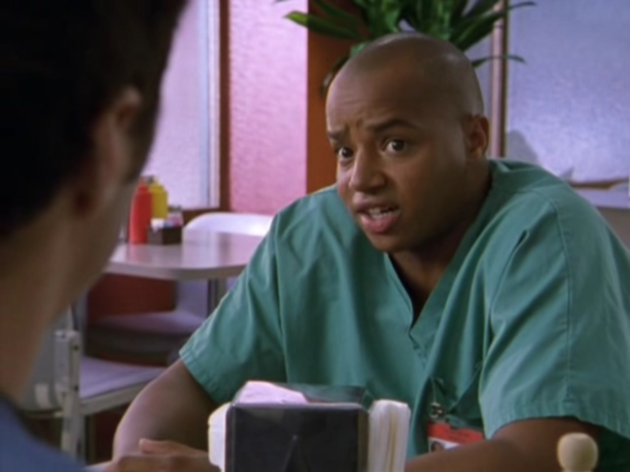 — Ну ты-то рад, что мы поговорили?!
— Я сегодня нажрусь бобов в мексиканском ресторане, увидимся в постели, дружочек!