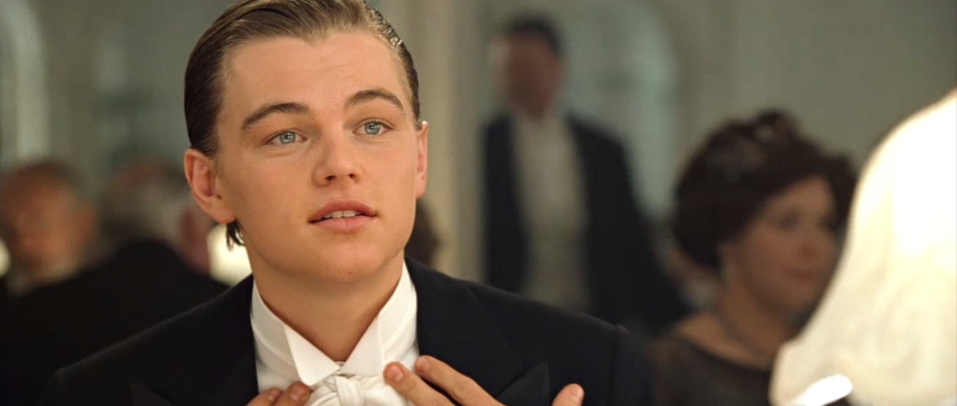 Все, что мне нужно, у меня есть: воздух, чтобы дышать, и папка с листами бумаги. Я люблю просыпаться утром, не зная, что меня ждет, с кем я встречусь и где я окажусь потом. Ещё недавно я ночевал под мостом, а сегодня я здесь, плыву на великолепном судне, пью шампанское в изысканном обществе... Жизнь — это дар и это надо ценить, невозможно угадать, что будет с тобой завтра. Жизнь нужно принимать такой, какая она есть. Важен каждый прожитый день...